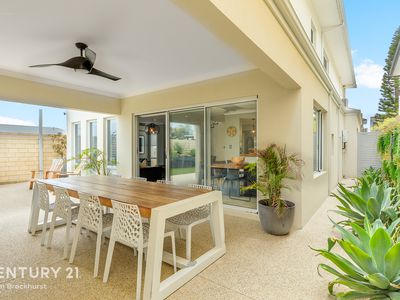 25 Pantheon Avenue, North Coogee