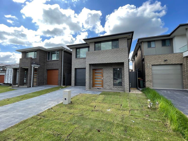 5 Narooma Street, Gregory Hills