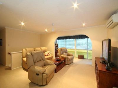 1 Camelot Street, Underwood