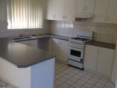 1 / 8 Moulamein Court, Hamlyn Heights