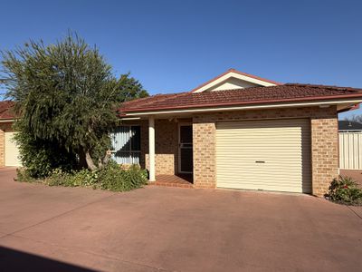 4 / 156-158 Merrigal Street, Griffith