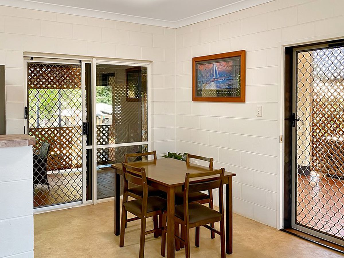 31 Danzer Drive, Atherton
