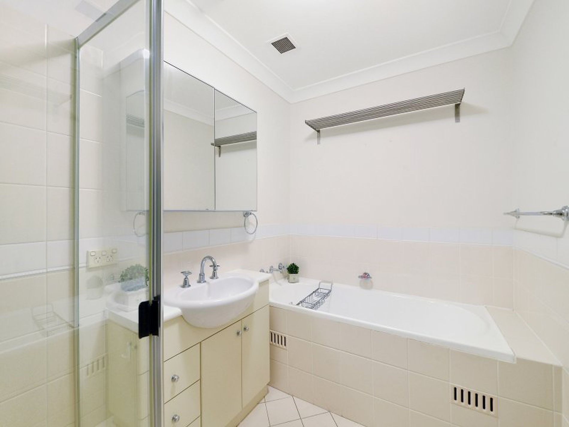 2 / 127 Banksia Street, Botany