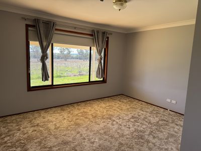 65 Millers Lookout Road, Parkes