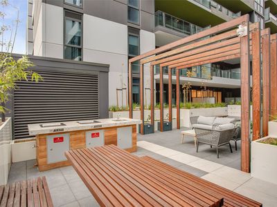 611 / 5 Olive York Way, Brunswick West