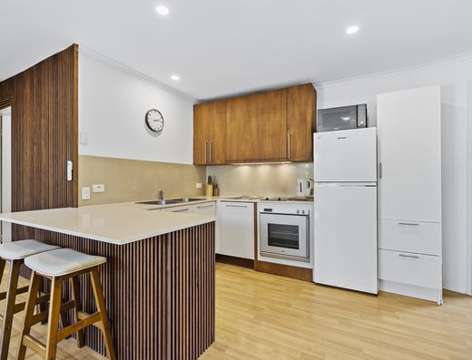 Single level, 2 bedroom private Unit ! image 3