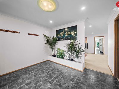 18 Coonabarabran Crescent, Hoxton Park