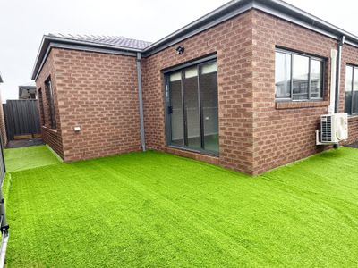 9 Kumara Drive, Manor Lakes