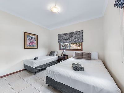 6 / 4 Golden Orchid Drive, Airlie Beach