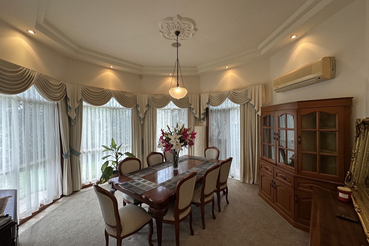 24 Aquarius Place, Bridgeman Downs