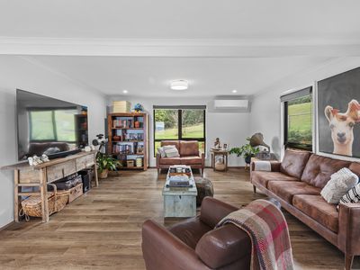 572 Woodbridge Hill Road, Gardners Bay