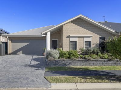 19 Eastpoint Ave, Haywards Bay