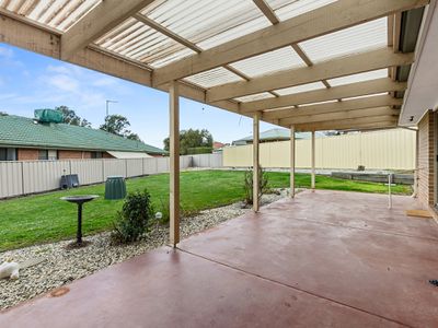 7 DOYLE CRESCENT, Seymour