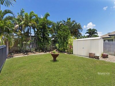 18 Waterlily Circuit, Douglas
