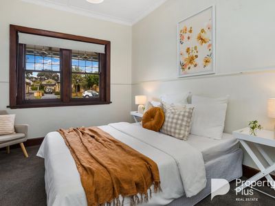 24 Neale Street, Kennington