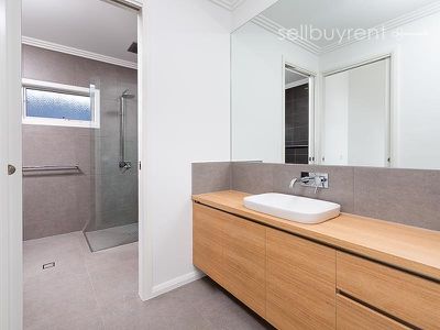 11 KESTREL CIRCUIT, Wodonga