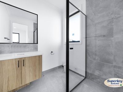 6 Palmdale Crescent, Mambourin