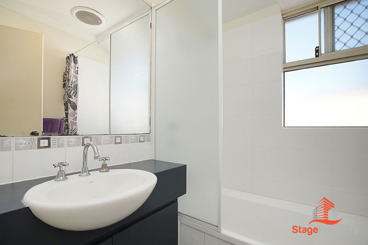 36B Lodesworth road, Westminster