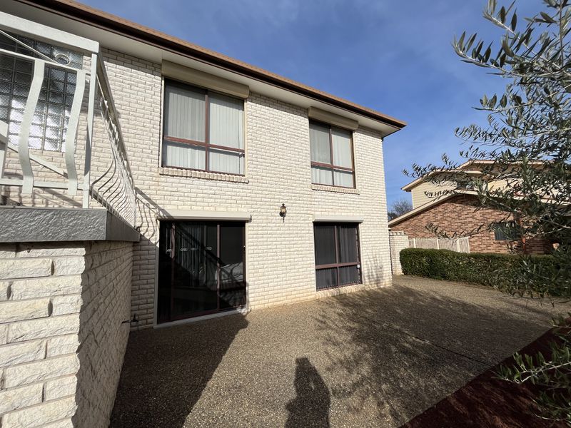 Granny Flat / 1 Sloane Place, Florey