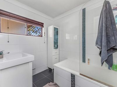 8 Sweetgum St, Hillcrest