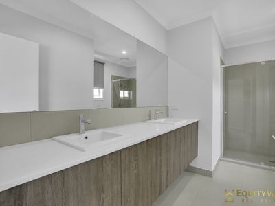 62 Pankina Road, Mambourin