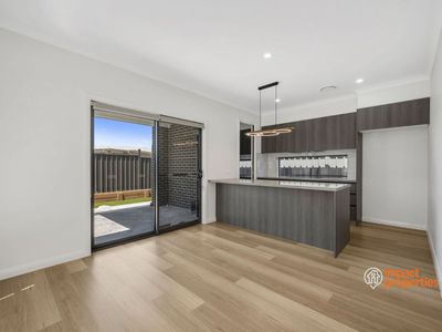 89 Keith Bain Crest, Whitlam