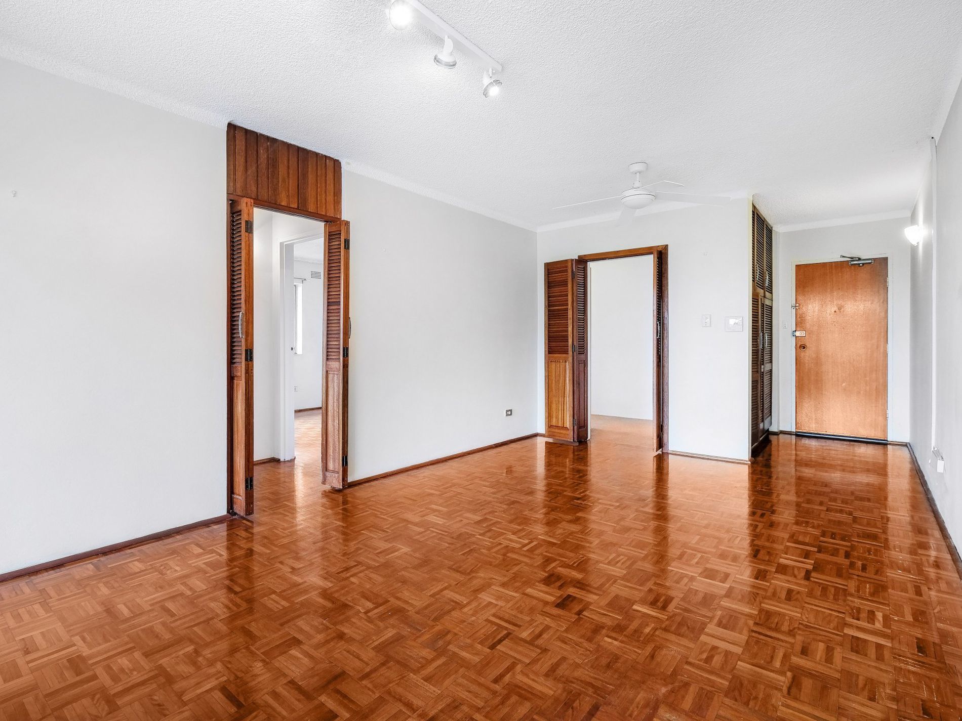 12 / 28 Barber Avenue, Eastlakes
