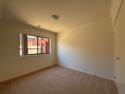 18 Hiddick Road, Point Cook