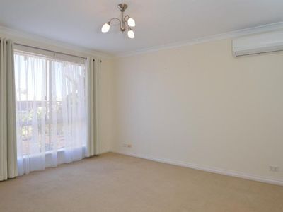 4 Heston Court, Somerville