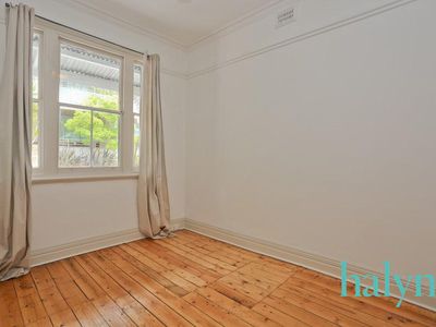 8 Lawrence Avenue, West Perth