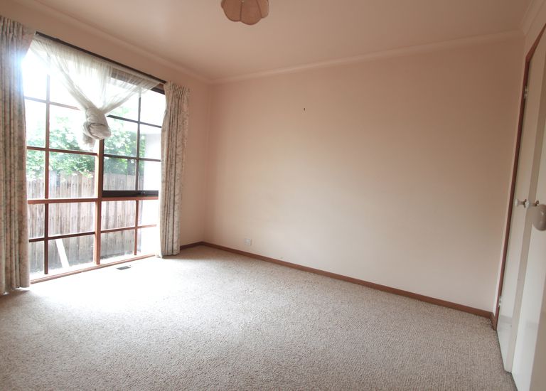 2 / 4 Kurrajong Avenue, Glen Waverley