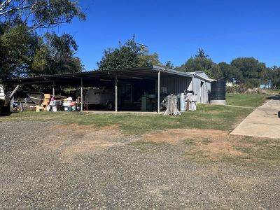 39 Burtons Road, Kingaroy
