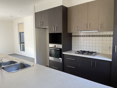 4 / 3 McNabb Avenue, Geelong West