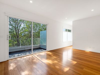 2 / 2 Donald Avenue, Essendon