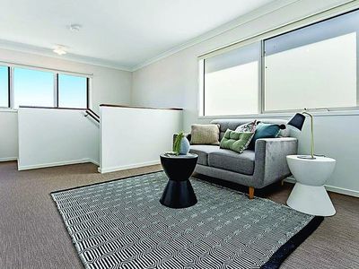 5 Vivid Way, Craigieburn