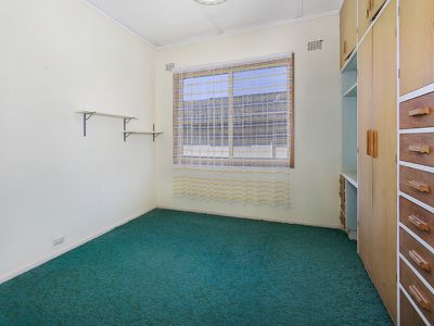 83 The Esplanade, Oak Flats