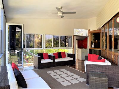 5 Gardenvale Street, Holland Park West
