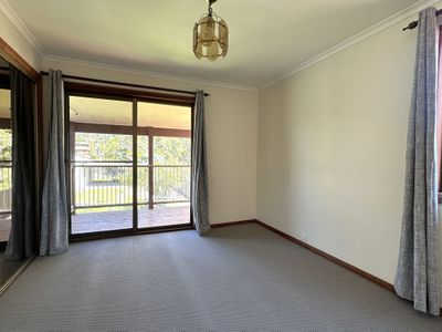 19 The Parkway South, Mallabula