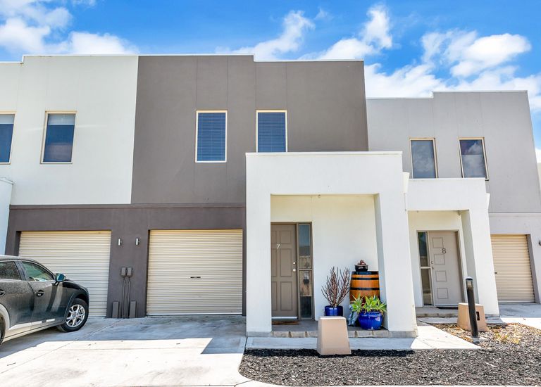 7 / 1B Larkdale Crescent, O'halloran Hill