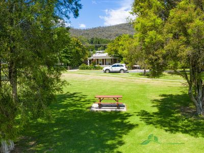 64 Lakeside Avenue, Mount Beauty