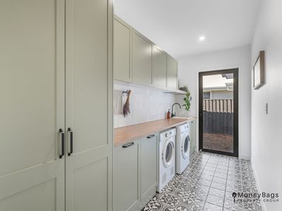12 Hallstatt Avenue, Jimboomba