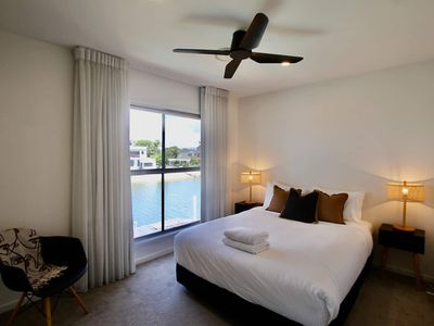 28 Summerland Key, Broadbeach Waters