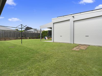 8 Pinnacles Drive, Glass House Mountains