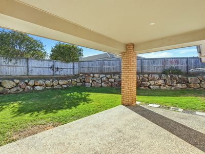 27 Phoebe Way, Gleneagle