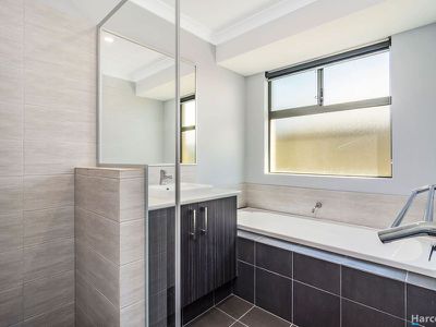 52 Equinox Avenue, Eglinton