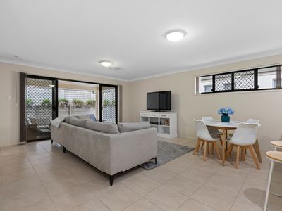 24 Worchester Crescent, Wakerley