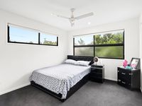1 / 19 Eminence Lane, Bridgeman Downs