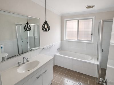 16 Auburn Street, Gillieston Heights