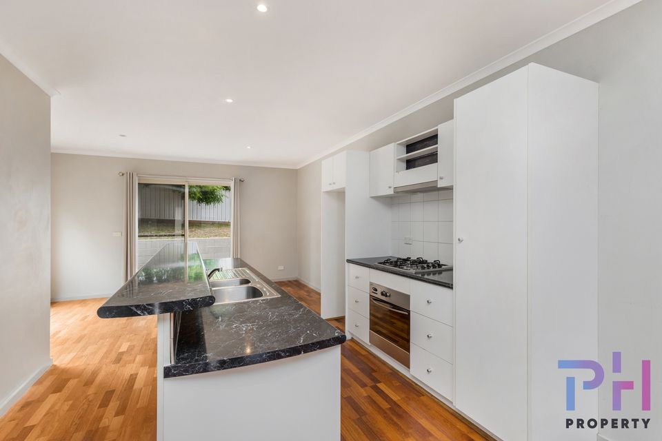 1 / 30B Regency Place, Kennington