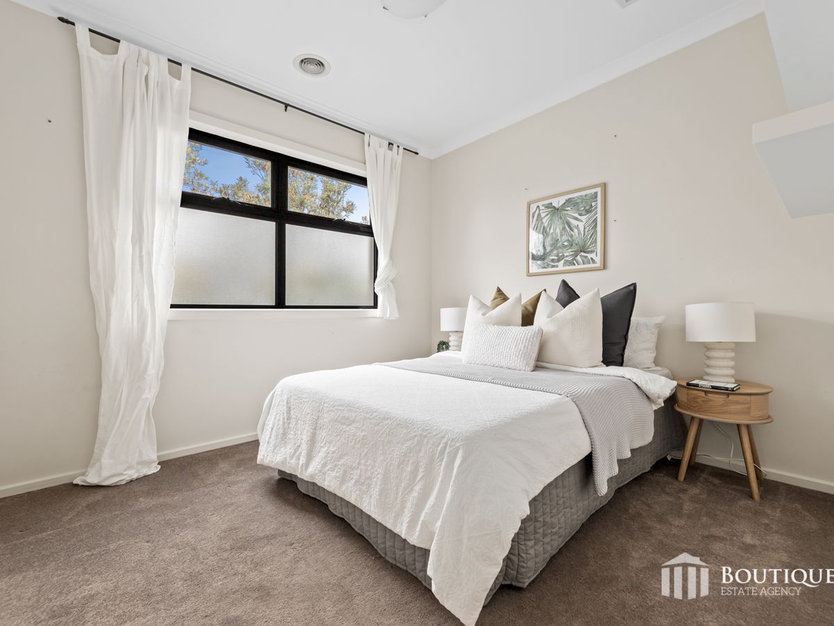 233 Outlook Drive , Dandenong North